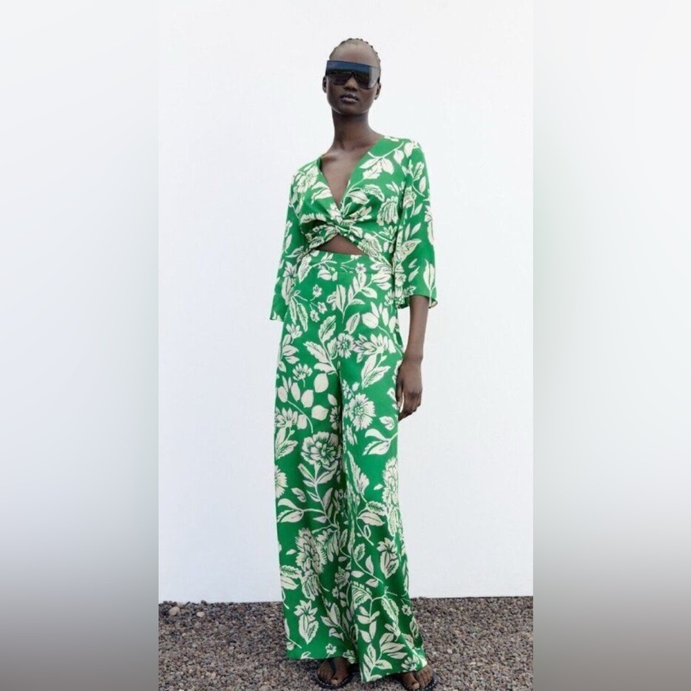 Zara Womens Jumpsuit M Green White Floral Print Tie Knot Cut Out used once
